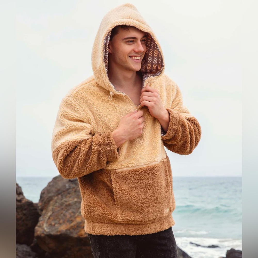 MEN’s Eubi Reversible Teddy Borg Hoodie is size SMALL (36-38)